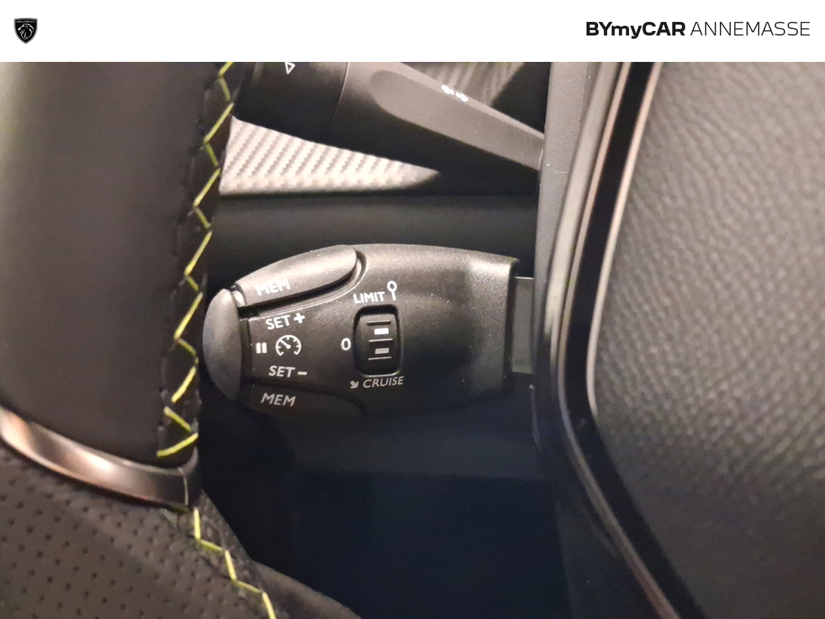 Peugeot 2008 Hybrid 145 e-DCS6 — photo 29