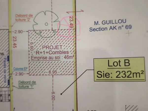 Terrain 232 m²