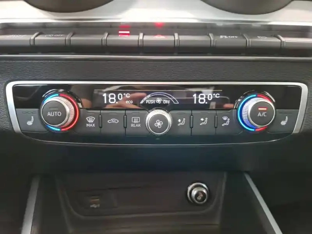 Audi Q2 35 tdi 150 s tronic 7 — photo 35
