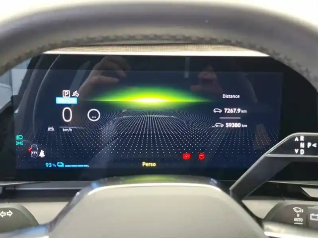 Renault Megane e-tech ev60 220 ch super charge — photo 22