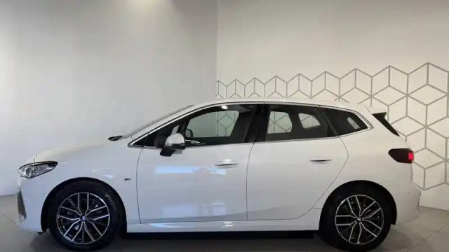Bmw Serie 2 active tourer 218i 136 ch dkg7 — photo 2