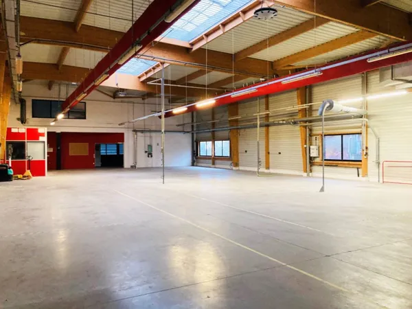 Local industriel 3000 m²