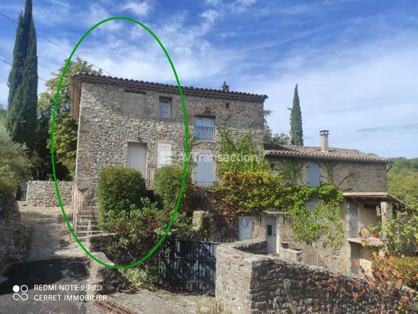 Maison en pierres et jardin a deux pas du village