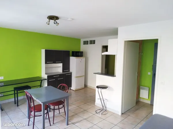 Loue Studio meublé centre Annonay