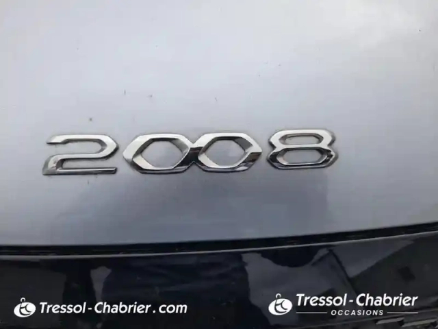 Peugeot 2008 puretech 130 s&amp;s bvm6 allure — photo 7