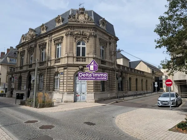EVREUX - Local commercial de 250 m² env. à louer