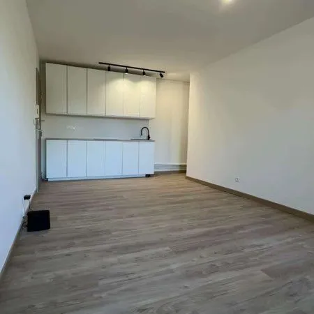 À LOUER - Superbe T2 meublé rénové avec balcon - Feyzin (69320) - 730 CC