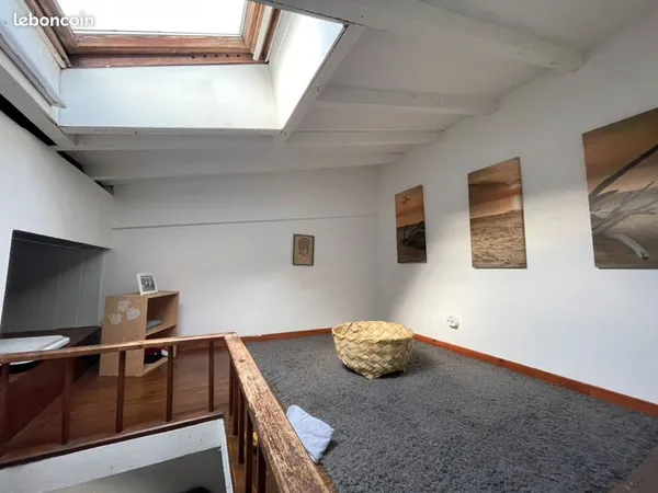 Studio avec mezzanine au calme - Côte Pavée - 300 m futur métro C