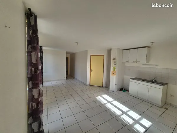 Apparemment 50m2