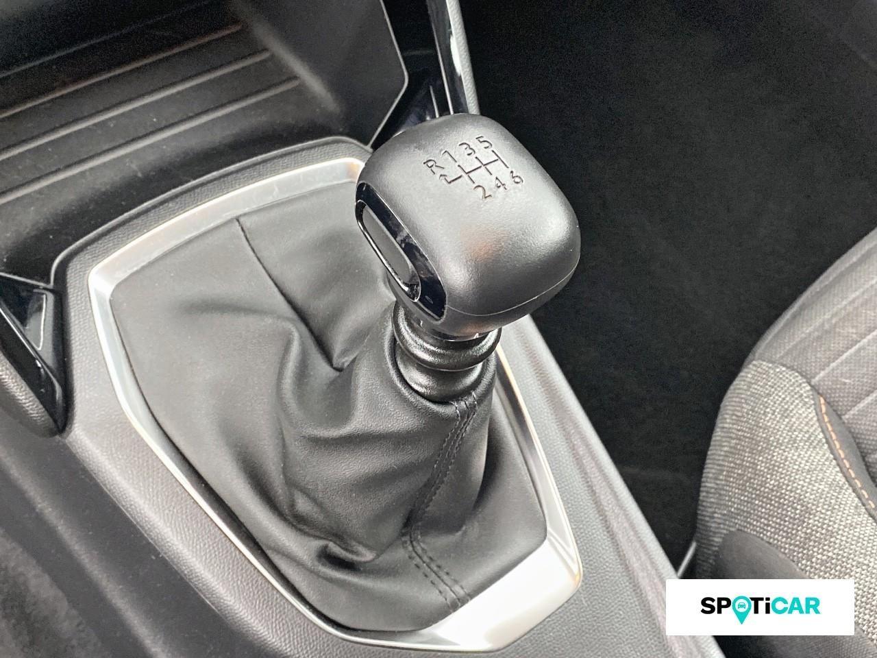 Peugeot 2008 1.2 puretech 100ch s&s active pack — photo 14