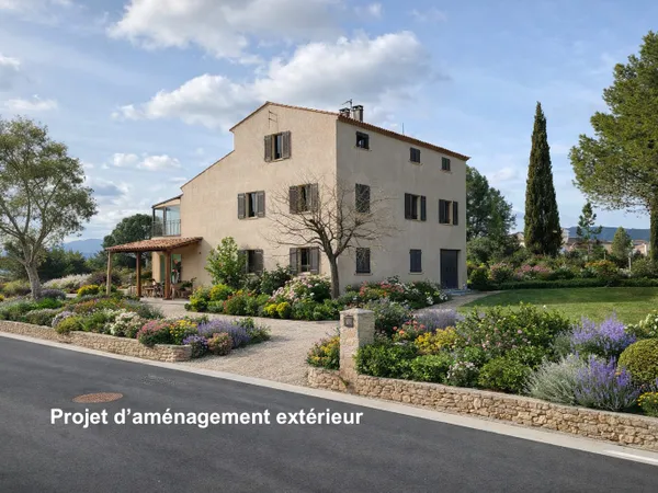 Grande maison avec garage