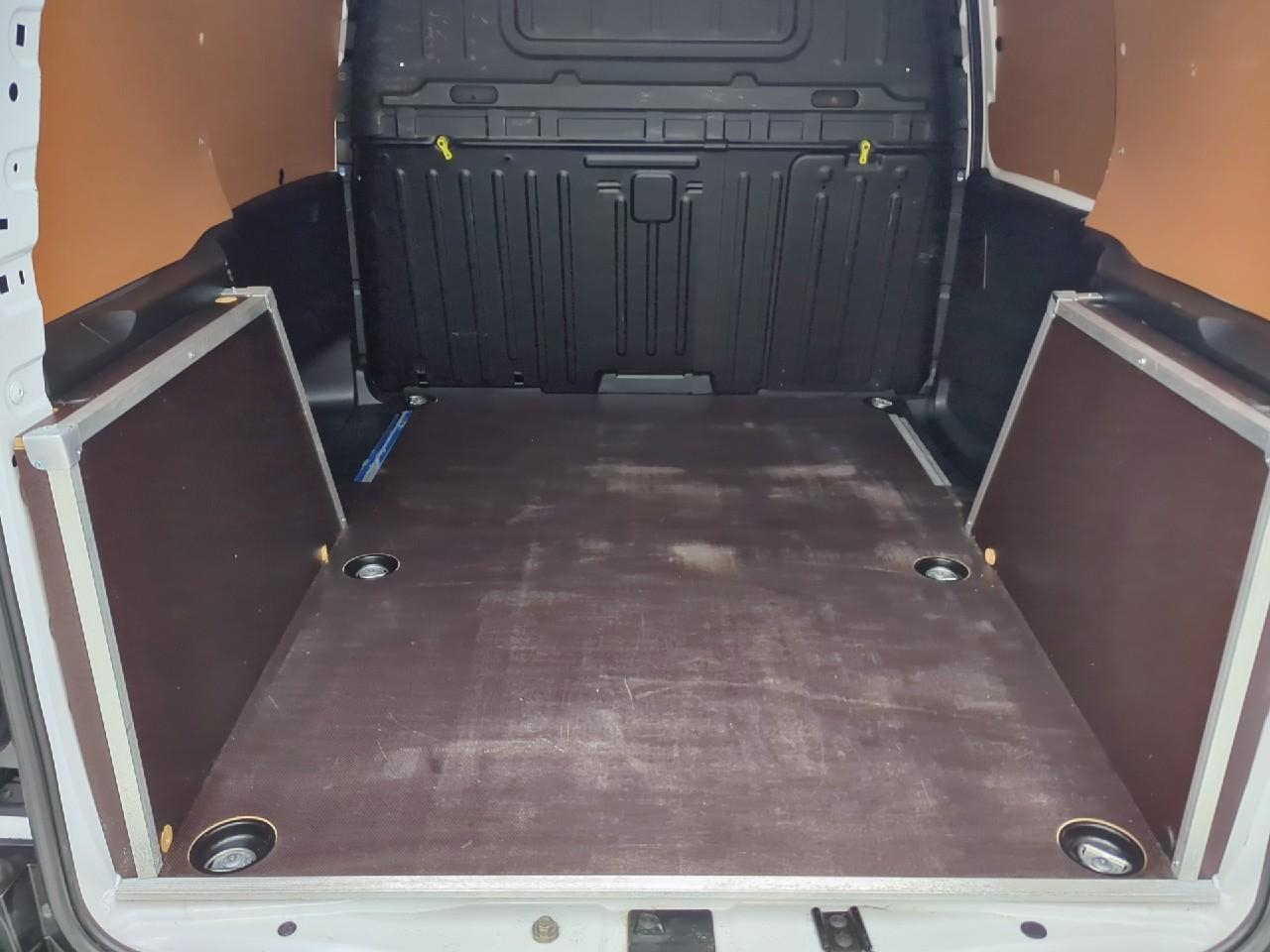 Citroën Berlingo van m 650 bluehdi 130 s&s eat8 driver — photo 6