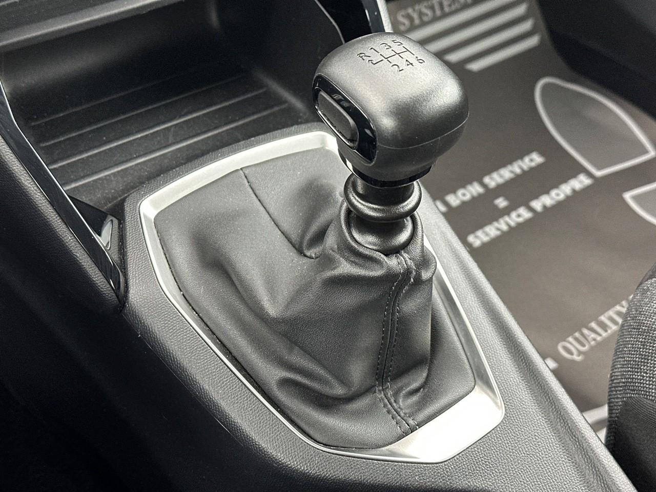 Peugeot 2008 puretech 100 s&s bvm6 style — photo 29