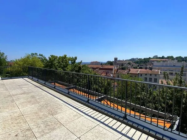 Maison de plain-pied 5 pièces 222 m²