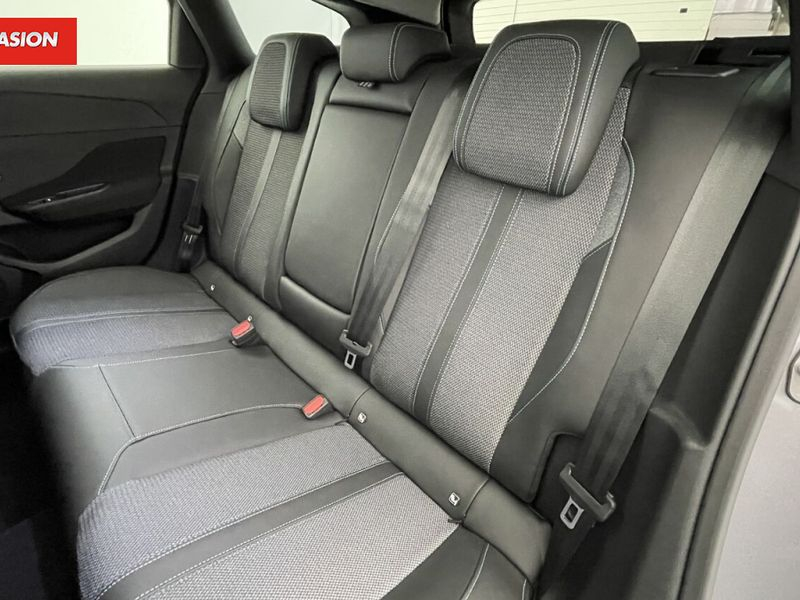 Peugeot 308 III 1.5 BlueHDi 130ch Active Pack — photo 9