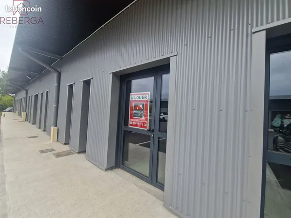 Bureaux 192 m² Saïx