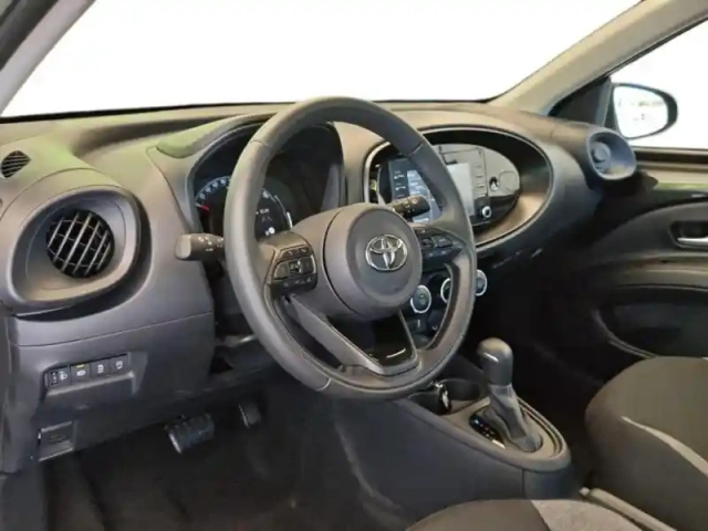 Toyota Aygo x 1.0 vvt-i 72ch dynamic s-cvt my23 — photo 30