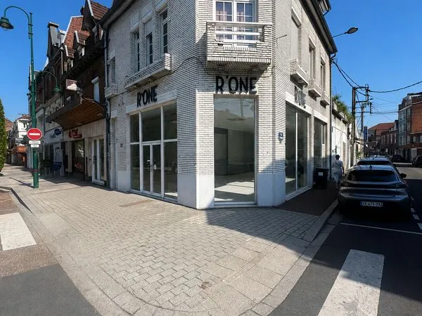 Local commercial 130 m² Lens