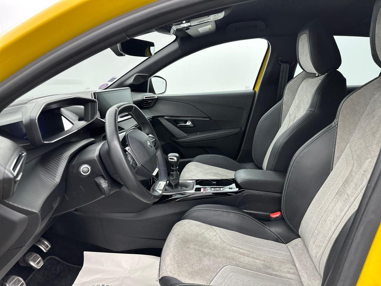 Peugeot 208 puretech 100 s&s bvm6 gt pack — photo 9
