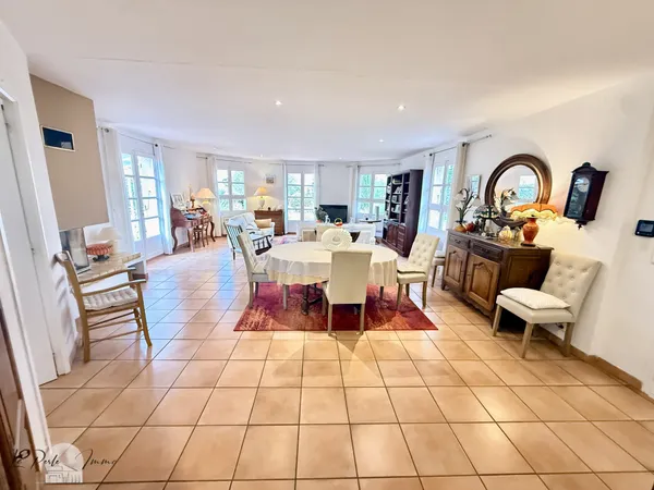 Villa 4 faces T6 de 175m2 avec jardin et garage