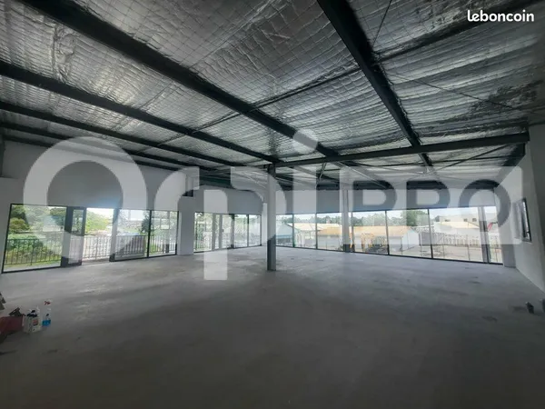 Bureau 340 m²