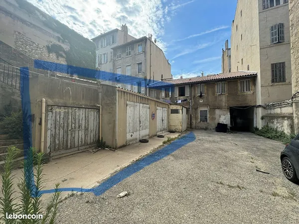 Local 50 m² MARSEILLE