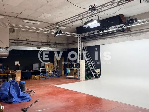 Bureau 335 m²