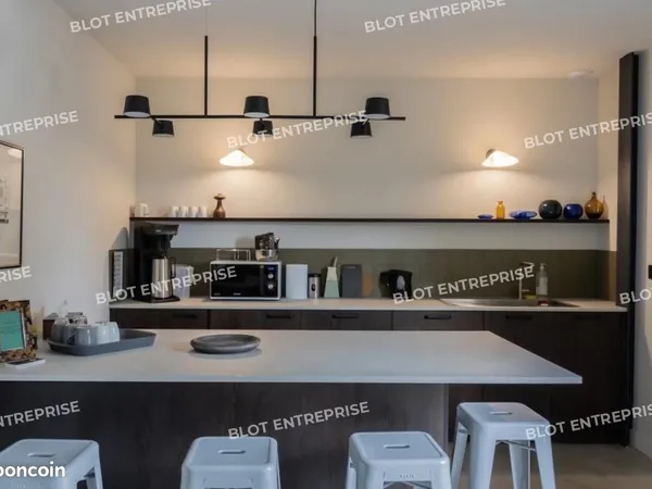 Bureaux 176 m²