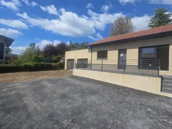Maison plain-pied à vendre à La Tour-du-Pin  Centre-ville