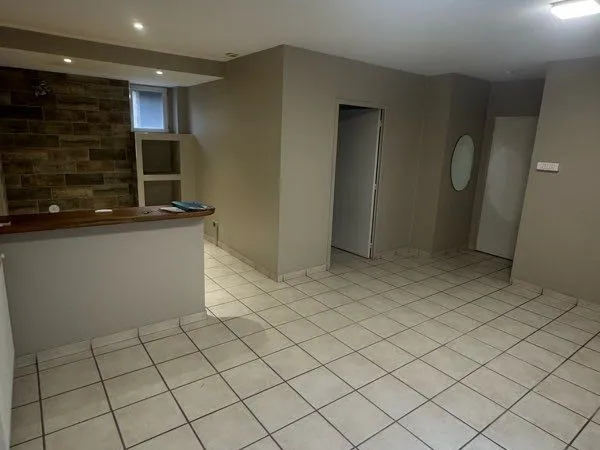 Local commercial 40 m² - Saint-Germain-Lespinasse