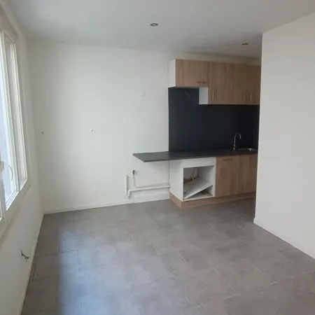 Appartement RDC t2 avec cour à Tamaris