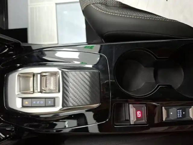 Peugeot 208 hybrid 100 e-dcs6 — photo 26