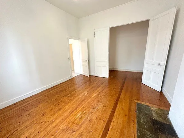 A LOUER - T1 BIS DE 43.10 m² - PETITE RUE PASTEUR VILLEURBANNE