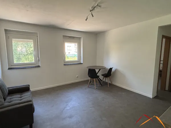 Appartement de type F2 meublé (TOUTES CHARGES INCLUSES)
