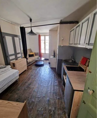 Loue studio à l'année
