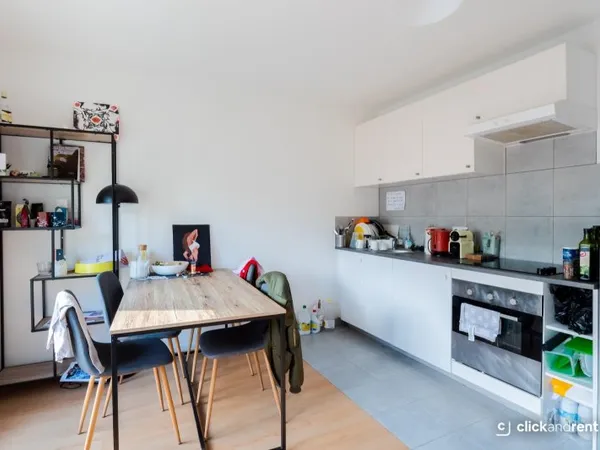 Loue Chambre dans bel appartement ensoleillé refait à neuf - 4 chambres · 79m²