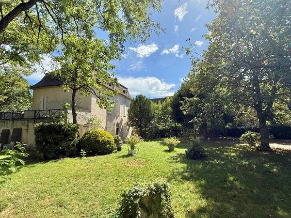 Maison 7 pièces 278 m²