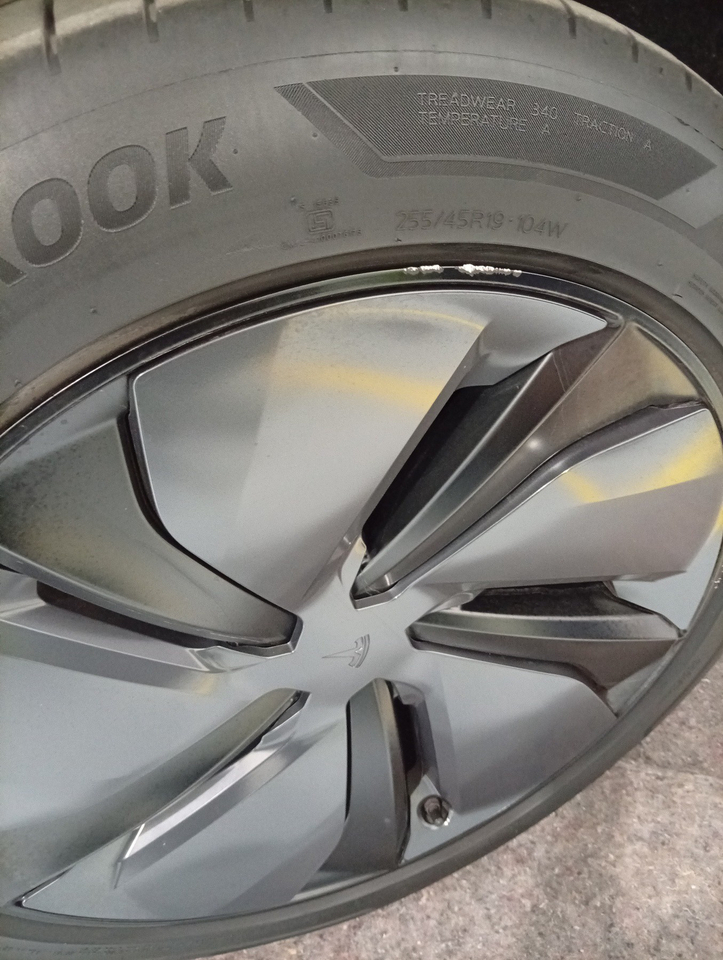Tesla Model Y — photo 41