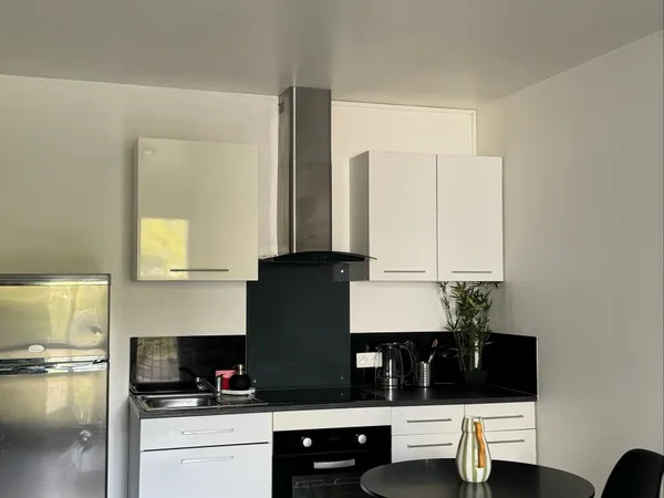 Loue chambre en colocation dans appartement
