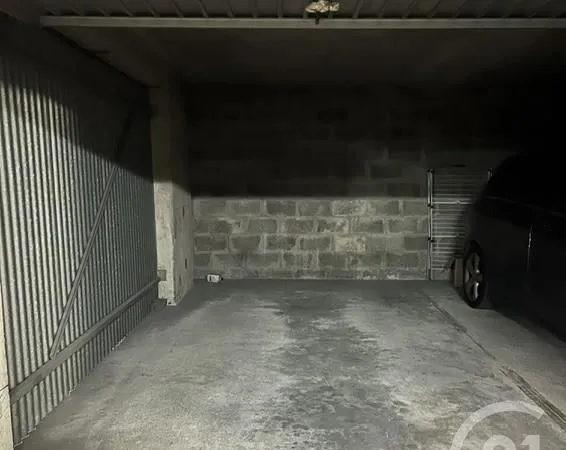 Parking 12 m²