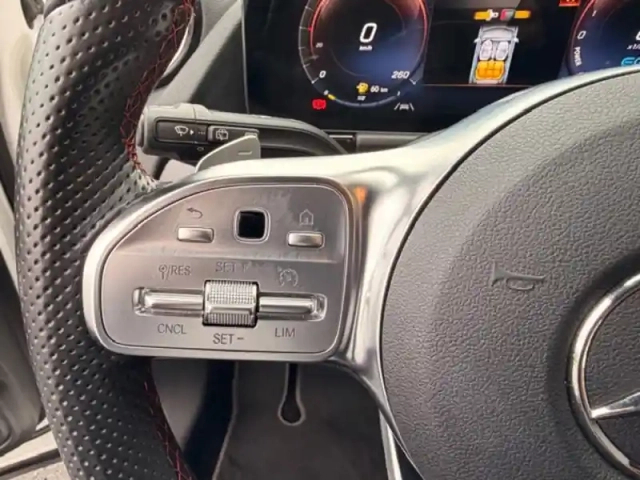 Mercedes Gla 250 e amg line — photo 12