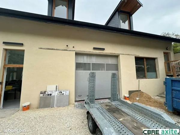 LOCAL D'ACTIVITE 160 m² SAINT JEOIRE PRIEURE