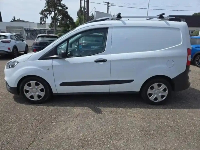 Ford Transit Courier 1.5 tdci 100ch stop&amp;start trend — photo 1
