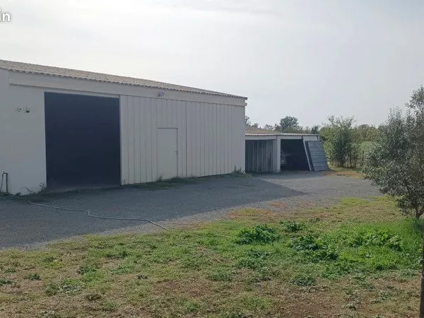 Dépôt plus terrain