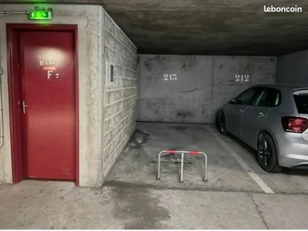 à vendre - place de parking souterrain sécurisée à puteaux - la défense