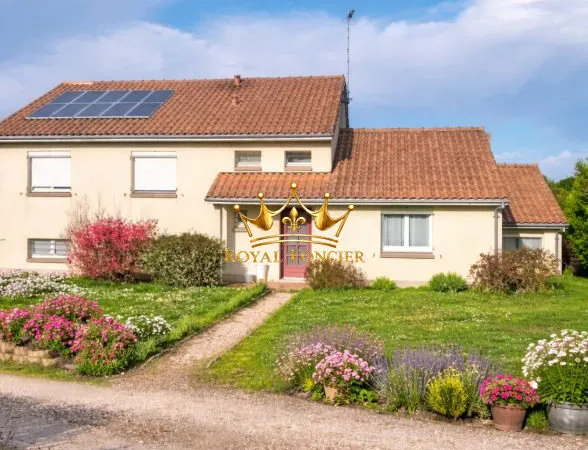 Secteur TARGE ! Vue sur le jardin avec sa piscine et sa terrasse