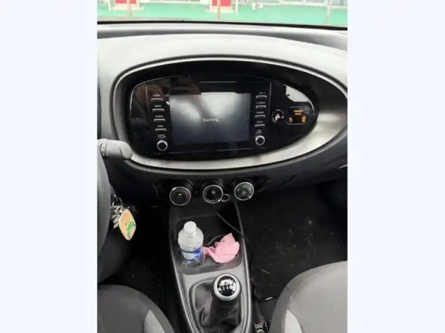 Toyota Aygo 1.0 vvt-i 72 dynamic — photo 27