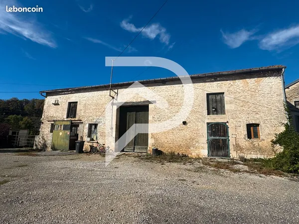 Maison 1 pièce 463 m²