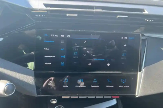 Peugeot 408 phev 225 e-eat8 — photo 22