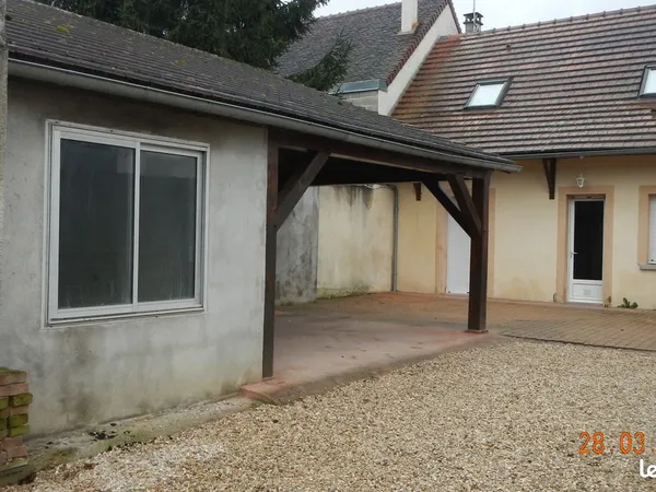 Maison avec cour